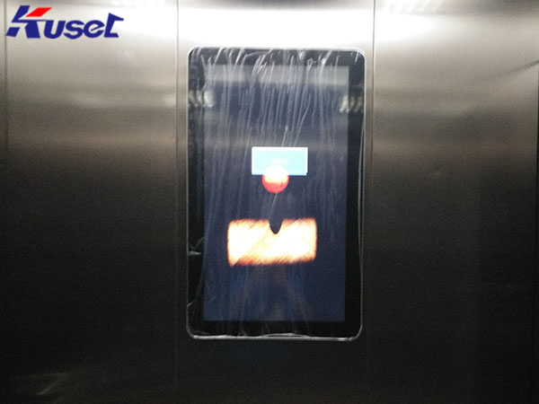 上海电梯壁挂式镜面广告机2.